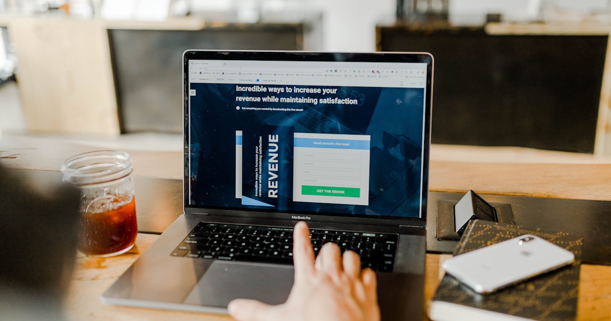 Why E-Commerce Storefronts Need an Instant Settlement Crypto Gateway